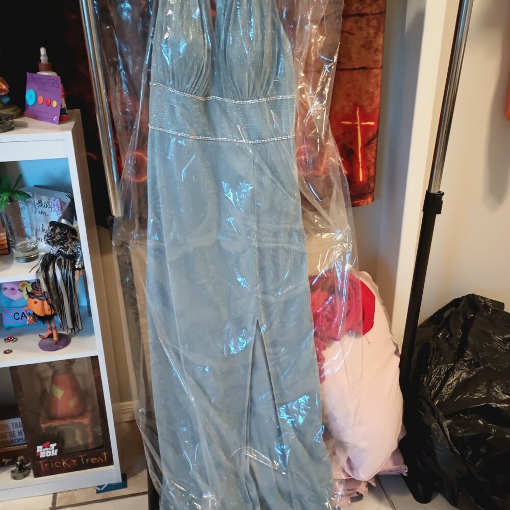 Gown - Picture 2 of 2